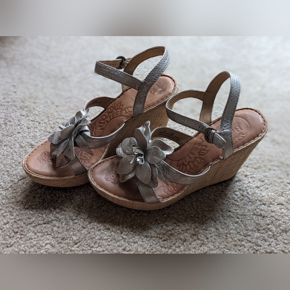 Born Silver Flower Wedge Sandals - Picture 2 of 6